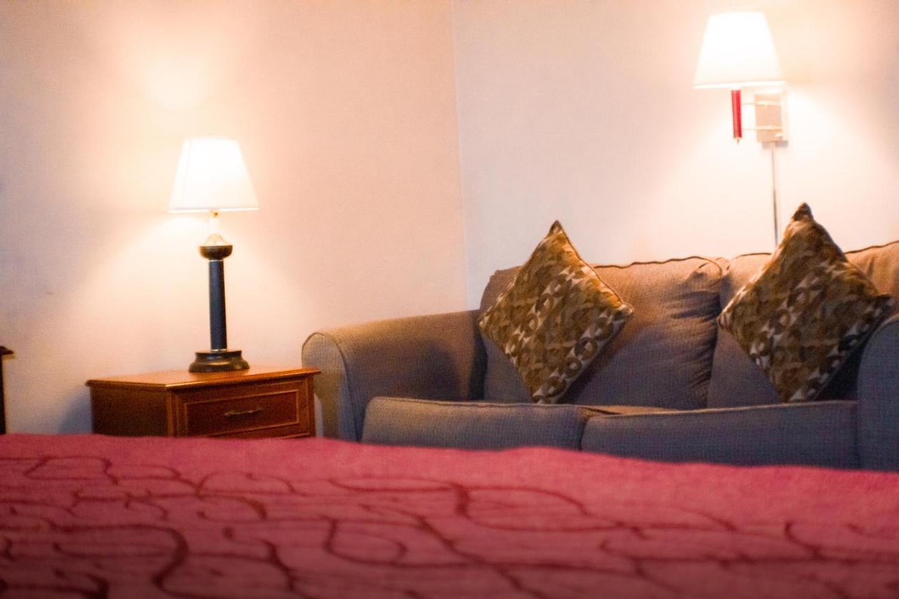 Victorian Inn & Suites-ยอร์ค ภายนอก รูปภาพ